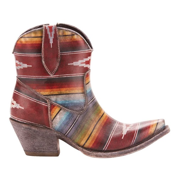 ariat saddle blanket boots